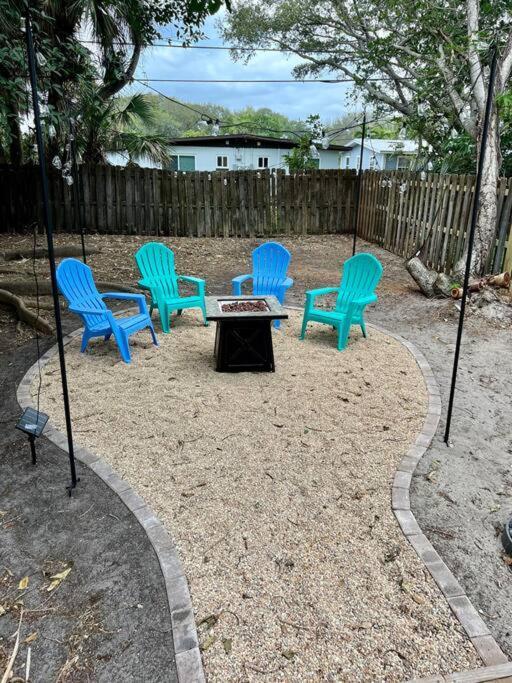 Beach Bungalow In Downtown Cocoa Beach Villa Bagian luar foto
