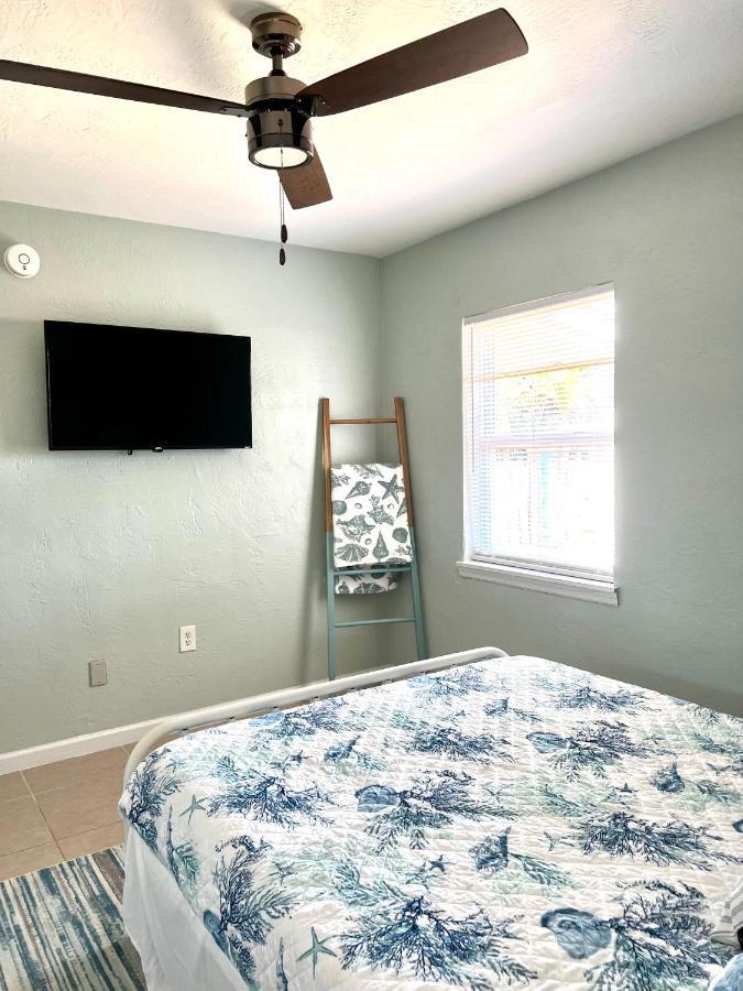 Beach Bungalow In Downtown Cocoa Beach Villa Bagian luar foto